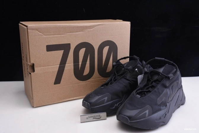 Yeezy Adidas 700 MNVN Boost FV4440 Black Triple 0813